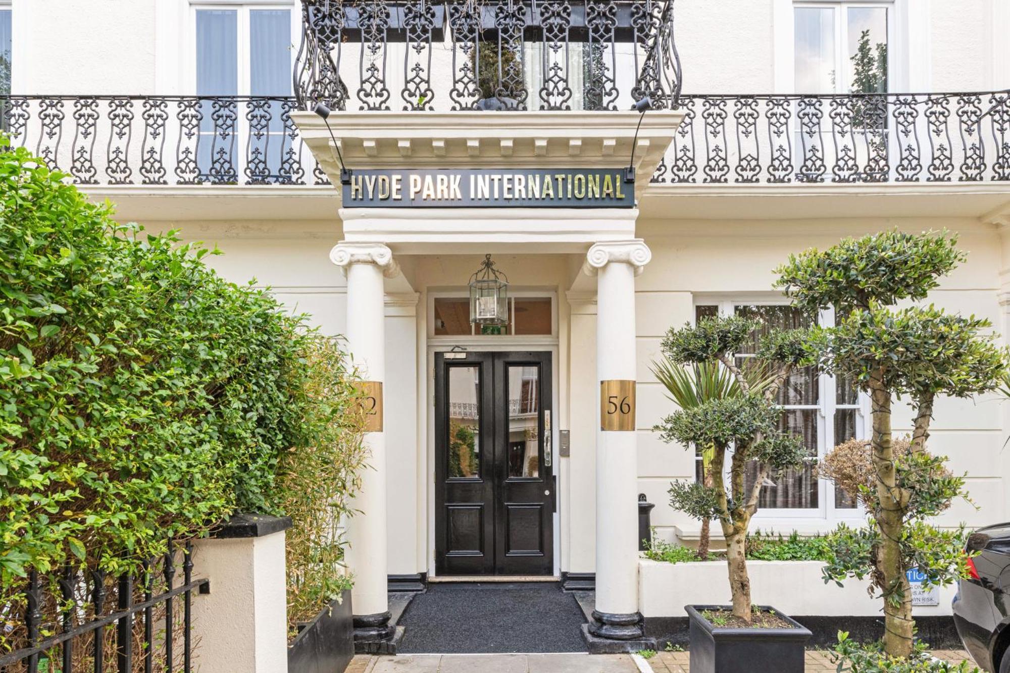 Hyde Park International Hotel London Exterior photo